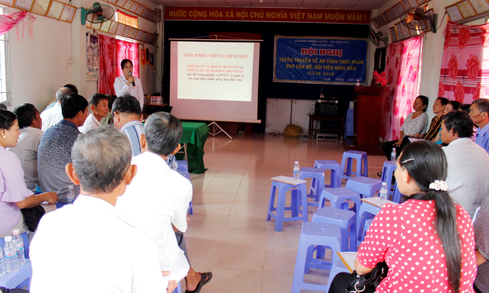 Hội Nông dân tỉnh tập huấn an toàn thực phẩm trong lĩnh vực nông nghiệp tại Cần Đước