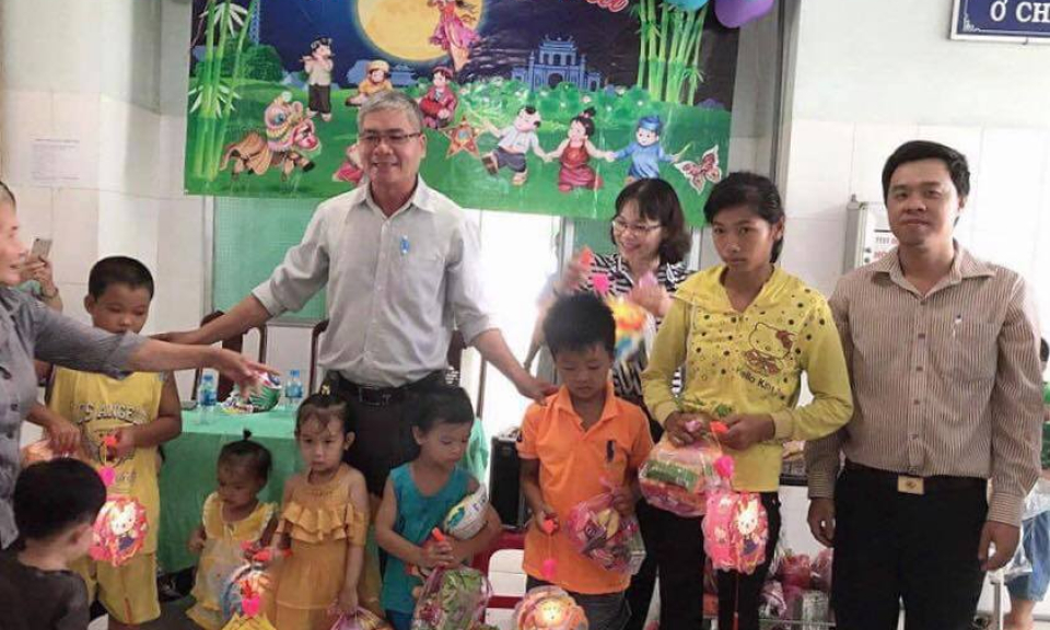 Bến Lức: Trung thu dành cho bệnh nhân nhi