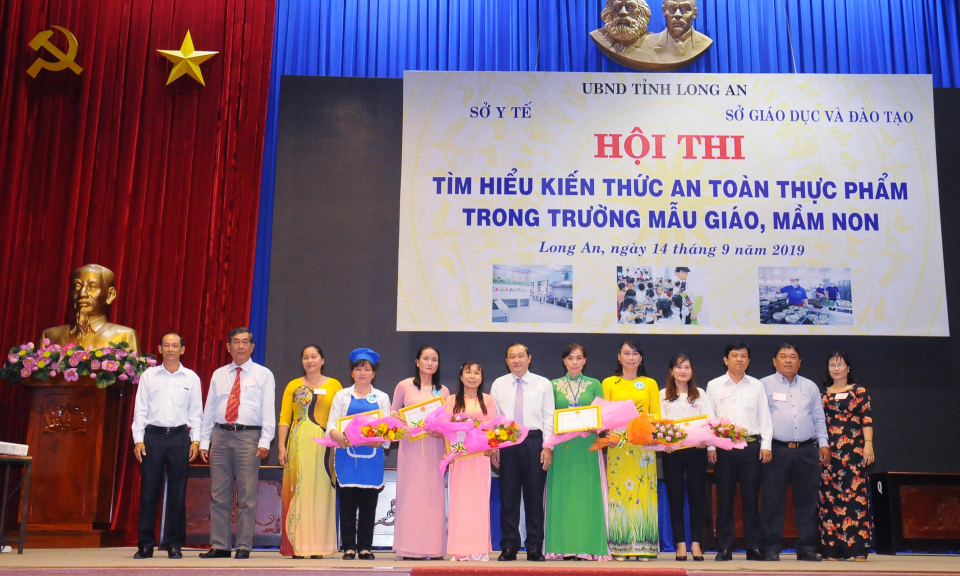 Hội thi tìm hiểu kiến thức an toàn thực phẩm trong trường học