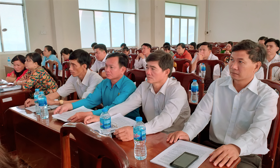 Tân Thạnh: Tập huấn công tác dân số và Đề án kiểm soát mất cân bằng giới tính khi sinh