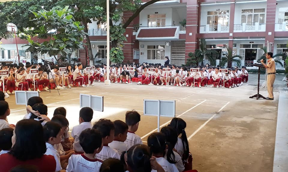 Bến Lức: Đẩy mạnh tuyên truyền Luật Giao thông trong trường học