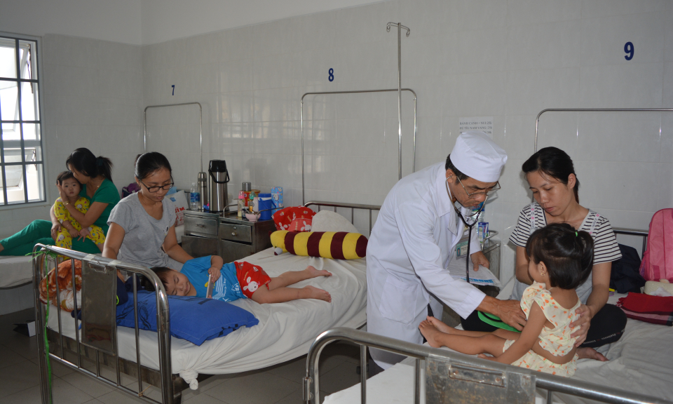 Cần Giuộc: tập trung nân cao chất lượng chăm sóc sức khỏe nhân dân