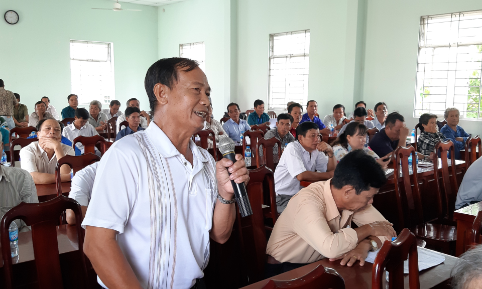 Bí thư HU Tân Thạnh tiếp xúc, đối thoại với nhân dân xã Tân Ninh