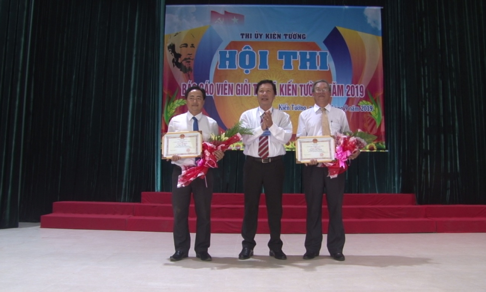 Hội thi Báo cáo viên giỏi thị xã Kiến Tường năm 2019 .
