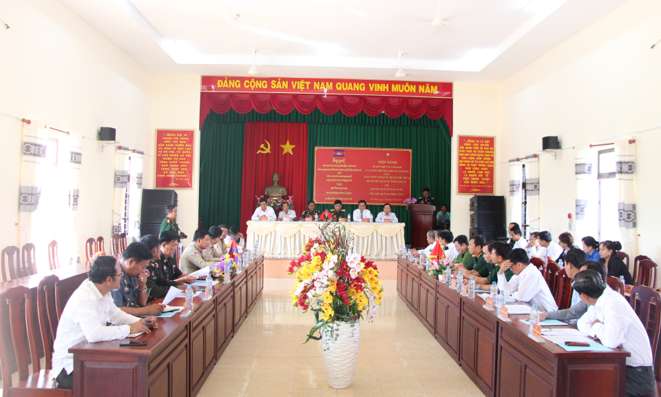 Sơ kết 1 năm ký kết biên bản hợp tác giữa Ban chỉ huy QS huyện Thủ Thừa với chi khu Quân Sự Svay Anto &#8211; Tiểu khu QS Prey Veng