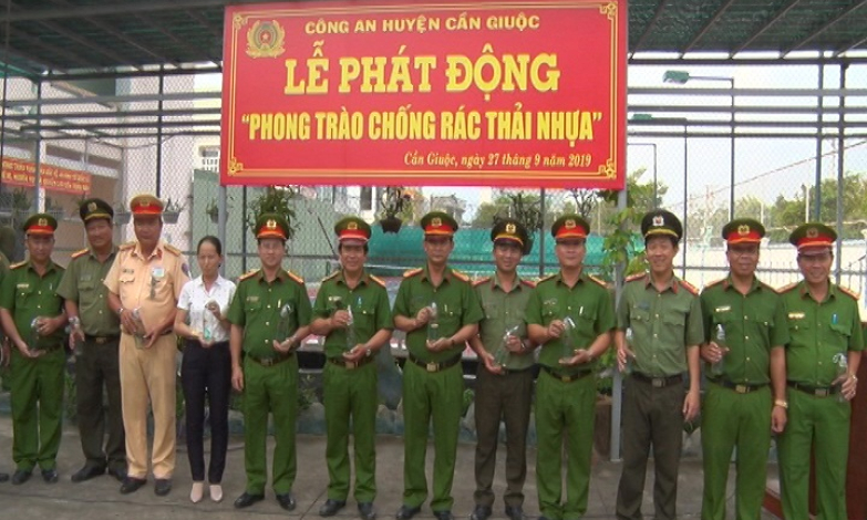 Công an huyện Cần Giuộc phát động phong trào “Chống rác thải nhựa”