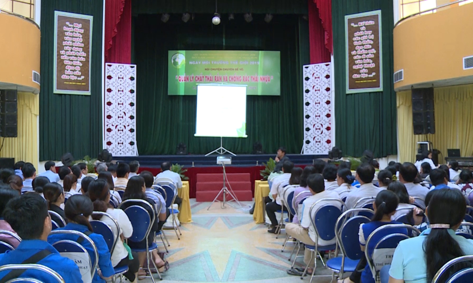 Nói chuyện chuyên đề &#8220;Quản lý chất thải rắn và chống rác thải nhựa&#8221;