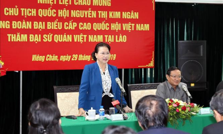 Chủ tịch Quốc hội Nguyễn Thị Kim Ngân thăm Đại sứ quán Việt Nam tại Lào