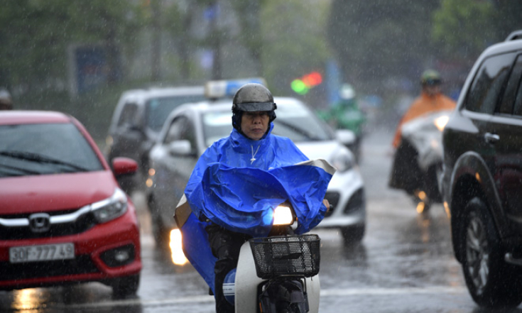 Tây Nguyên và Nam Bộ mưa lớn, vùng biển phía Nam mưa dông, gió giật mạnh