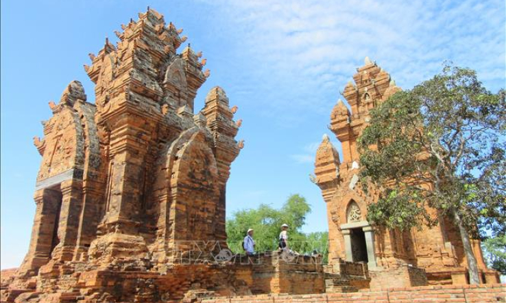 Tháp Po Klong Garai &#8211; điểm đến hấp hẫn của Ninh Thuận