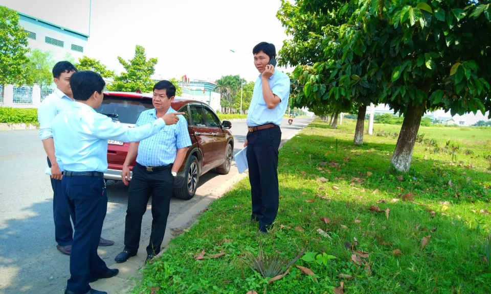 Bến Lức: Kiểm tra tình hình đầu tư dự án tại Khu công nghiệp Vĩnh Lộc II