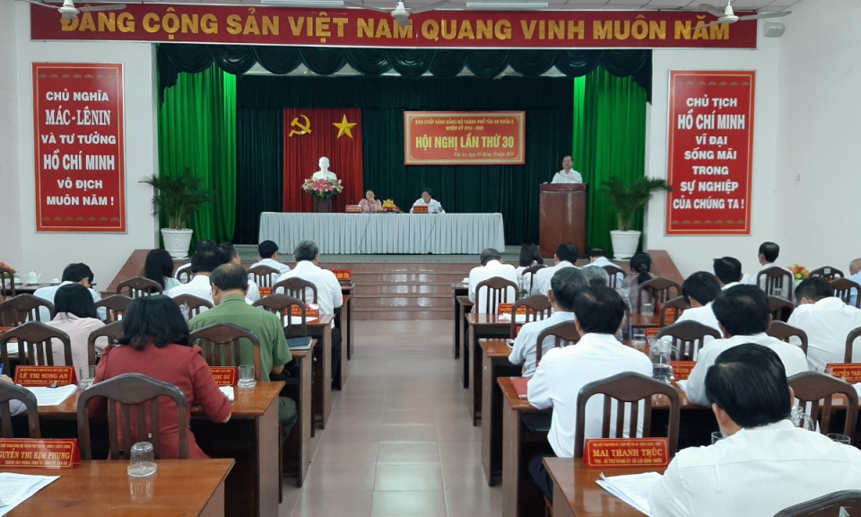 Thành ủy Tân An hội nghị lần thứ 30 đánh giá tình hình thực hiện Nghị quyết 9 tháng đầu năm