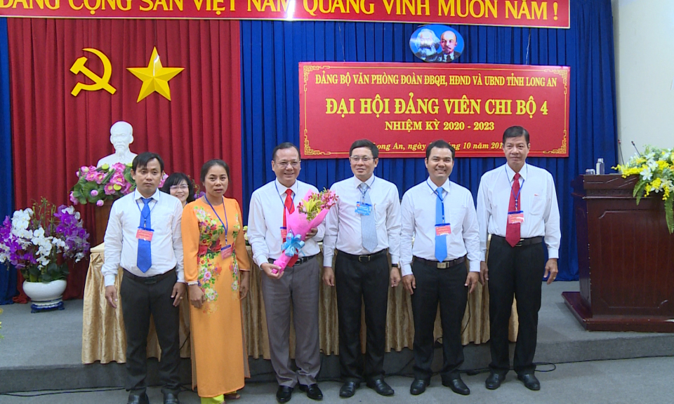 Đại hội chi bộ điểm Văn phòng đoàn ĐBQH-HĐND-UBND tỉnh