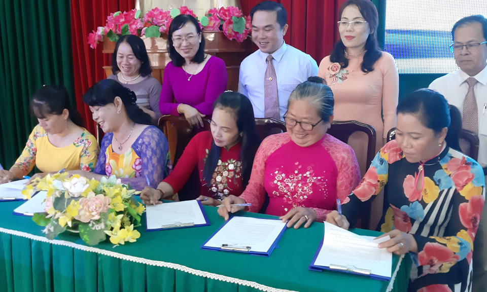 Tân Thạnh, TX Kiến Tường: Họp mặt kỷ niệm 89 năm ngày thành lập Hội LHPN Việt Nam