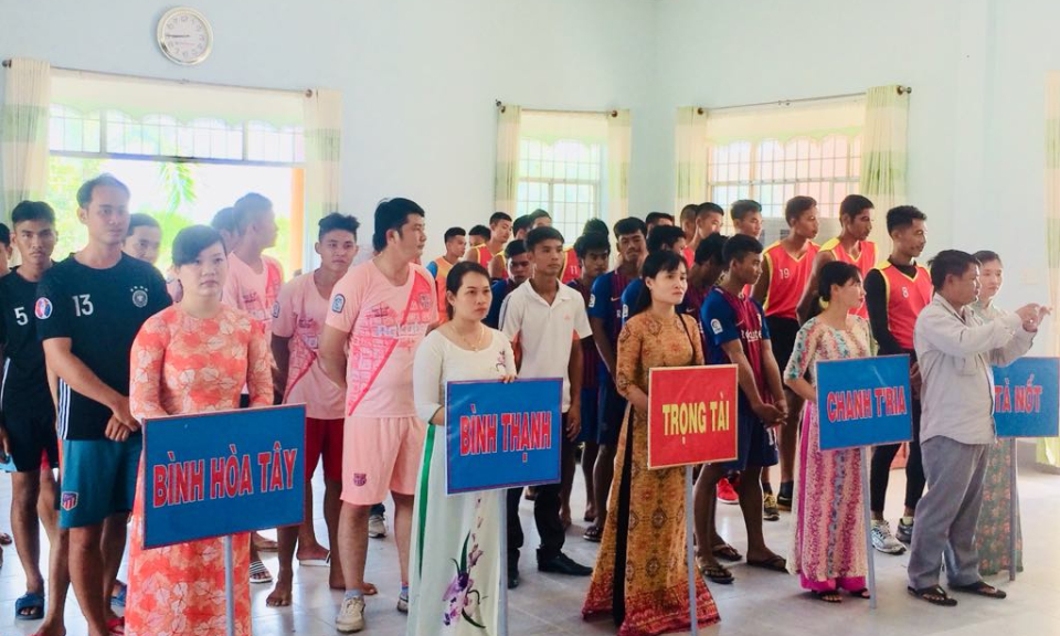 Mộc Hóa tổ chức giải bóng chuyền giao hữu Việt Nam &#8211; Campuchia