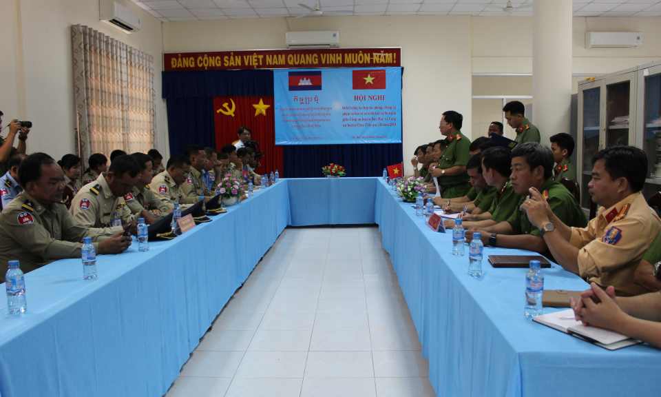 Đức Huệ: Sơ kết công tác hợp tác phòng chống tội phạm và bảo vệ an ninh trật tự biên giới