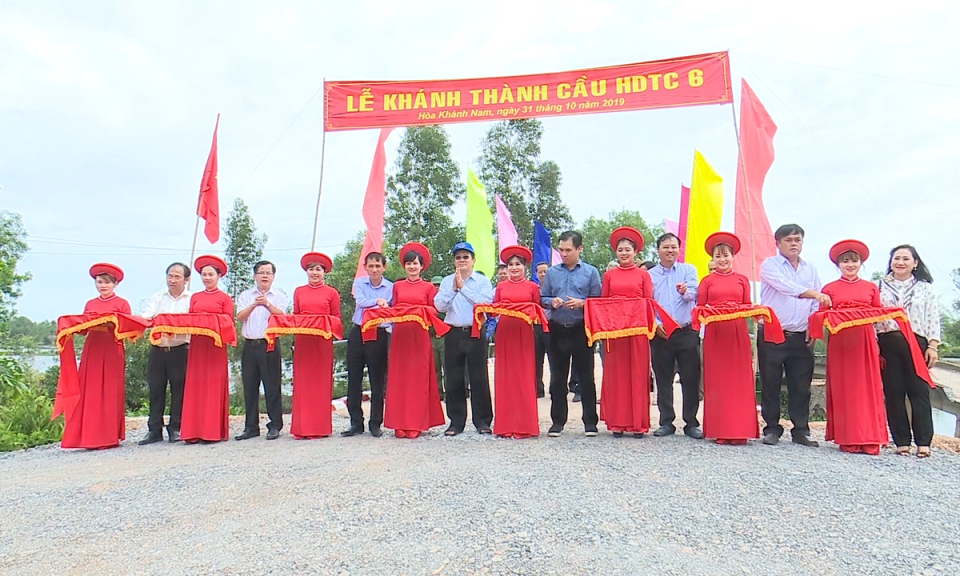 Nguyên Chủ tịch nước Trương Tấn Sang dự lễ khánh thành cầu GTNT tại Đức Hòa