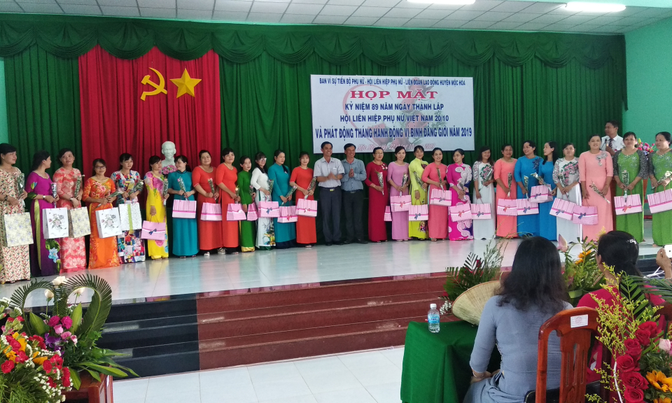 Mộc Hóa: Họp mặt kỉ niệm 89 năm ngày thành lập Hội LHPN Việt Nam