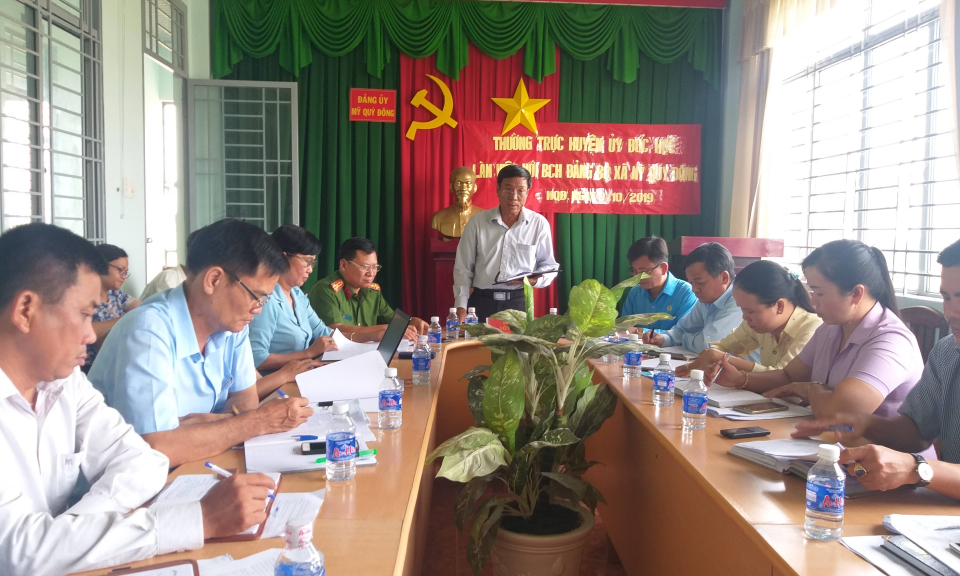 Thường trực huyện ủy Đức Huệ làm việc với Ban chấp hành Đảng bộ xã Mỹ Quý Đông