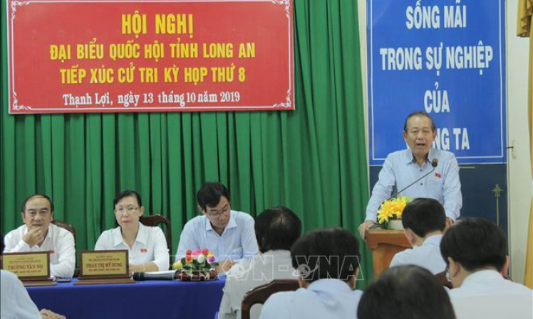 Phó Thủ tướng Trương Hòa Bình tiếp xúc cử tri tại Long An