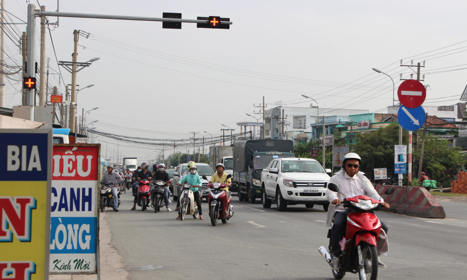 Thủ Thừa: Nguy cơ mất an toàn giao thông tại ngã ba Cây Tài