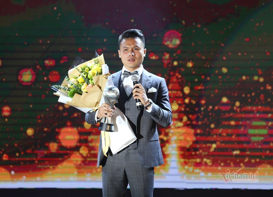 Thầy Park chia sẻ xúc động khi nhận AFF Awards 2019