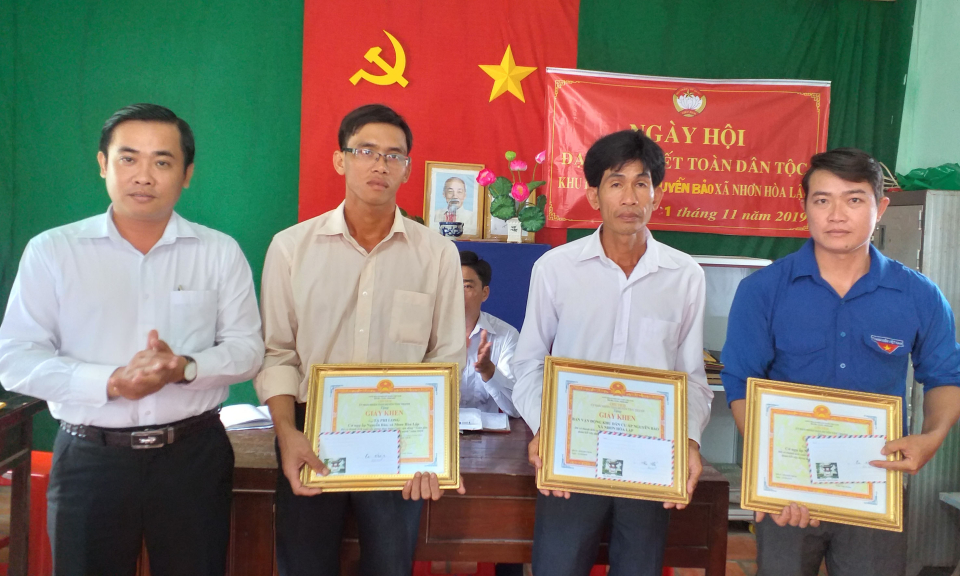 Tân Thạnh: Ngày hội đại đoàn kết toàn dân tộc năm 2019