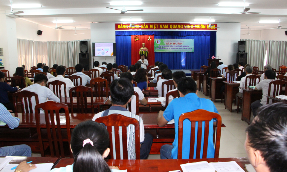 Tập huấn công tác bảo vệ môi trường