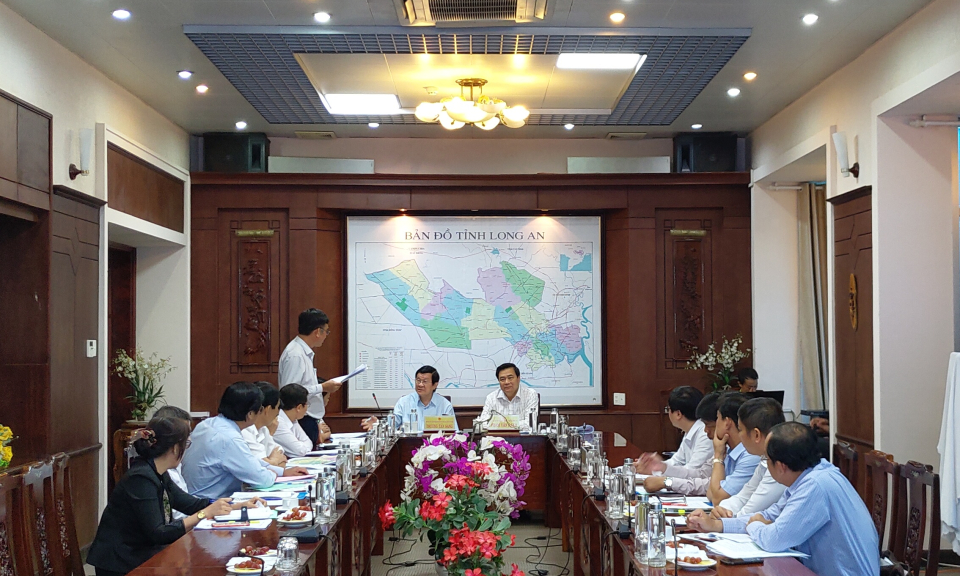 Nguyên Chủ tịch nước Trương Tấn Sang làm việc tại Long An