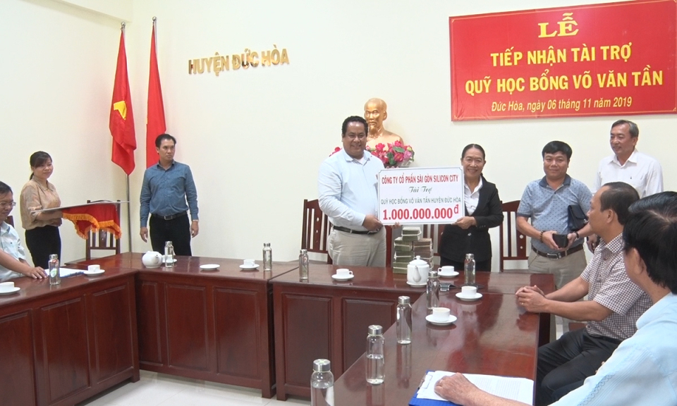 Đức Hòa: Tổng nguồn quỹ học bổng Võ Văn Tần trên 13,4 tỷ đồng