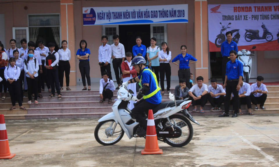 Mộc Hóa: Ngày hội Thanh niên với văn hóa giao thông