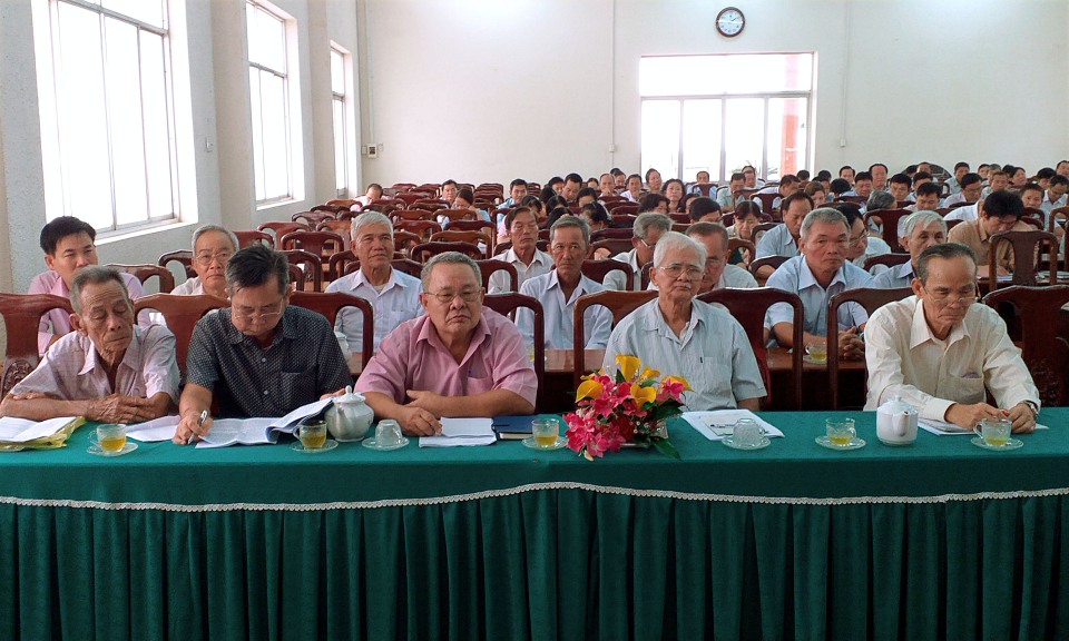 Tân Thạnh: Hội nghị lấy ý kiến đóng góp dự thảo văn kiên Đại hội đại biểu Đảng bộ huyện khóa X nhiệm kỳ 2020 &#8211; 2025