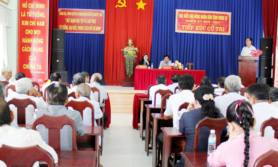 Đại biểu HĐND tỉnh tiếp xúc cử tri Cần Đước