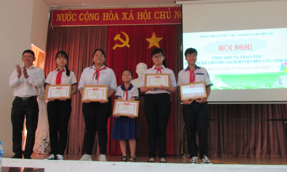 Bến Lức: Tổng kết cuộc thi &#8220;Kể chuyện sách&#8221; năm 2019