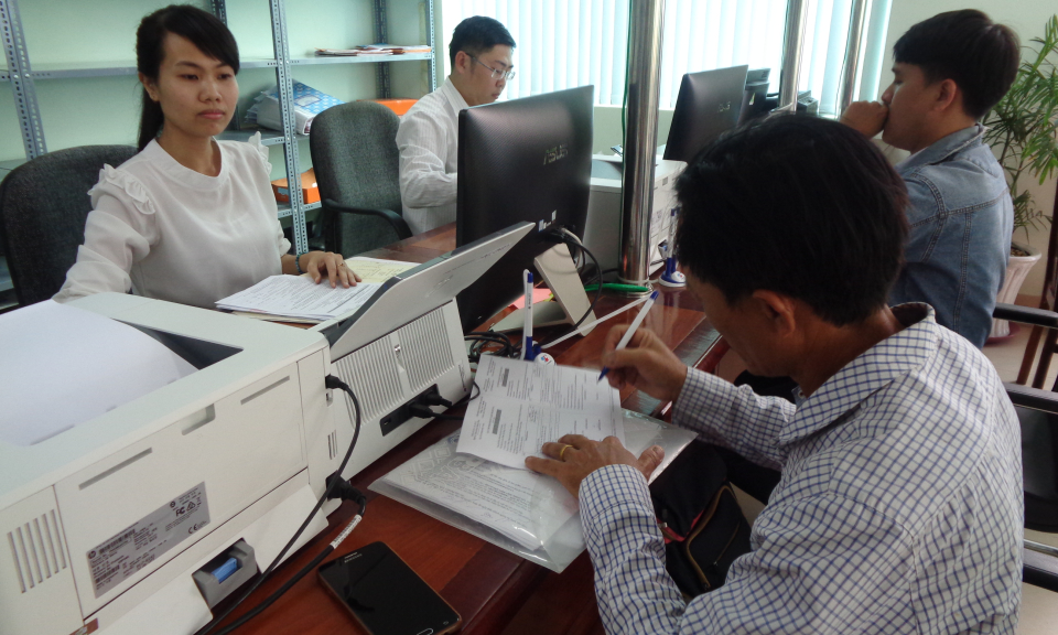 Trung tâm hành chính công huyện Cần Giuộc giải quyết hồ sơ đúng hạn trên 98%
