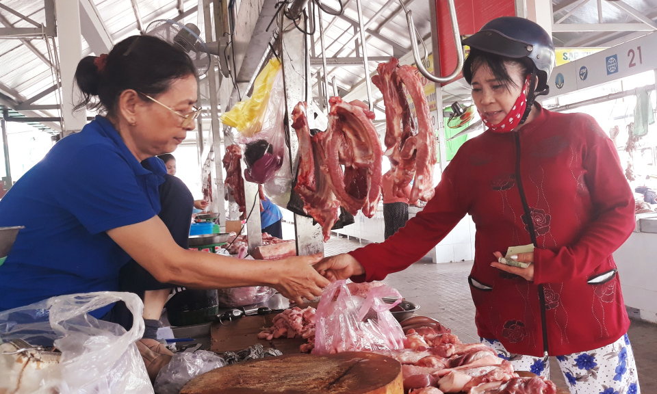 TP Tân An : Giá thịt heo liên tục leo thang