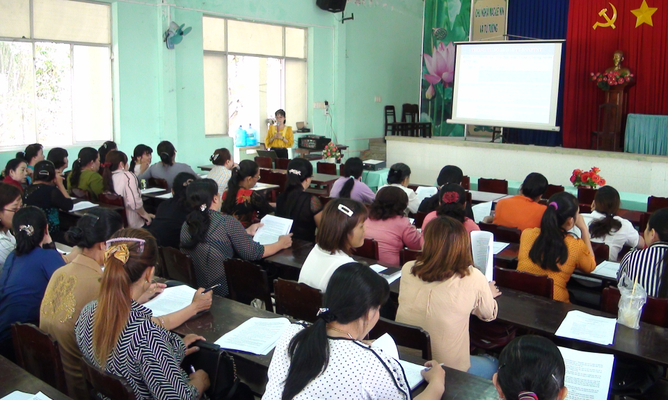 Đức Huệ: Tập huấn sản xuất kinh doanh nông sản thực phẩm an toàn vì sức khỏe cộng đồng
