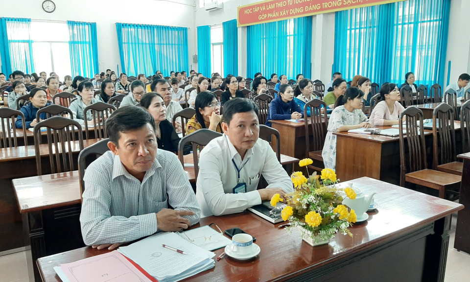 Chi cục thuế khu vực Tân An -Thủ Thừa triển khai chính sách thuế mới