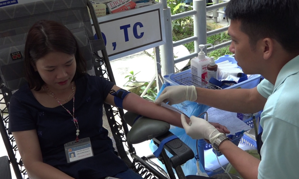 TX Kiến Tường: Tiếp nhận hiến máu tình nguyện đợt 2 năm 2019