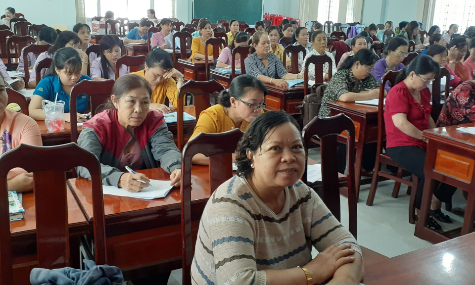 Tân Hưng: Tập huấn sản xuất kinh doanh nông sản thực phẩm an toàn năm 2019