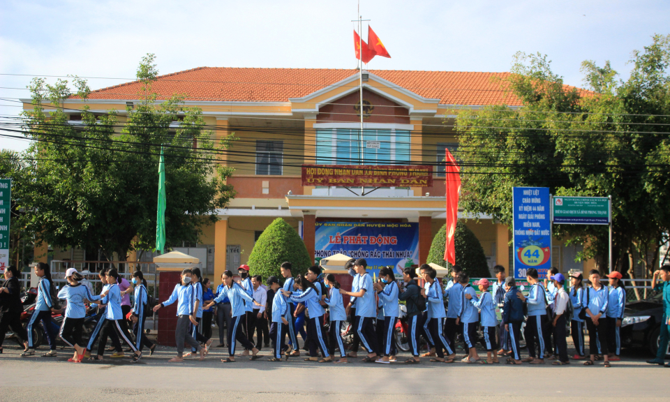 Mộc Hóa: Phát động phong trào chống rác thải nhựa