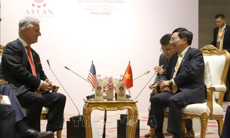 Hội nghị Cấp cao ASEAN 35: Phó Thủ tướng, Bộ trưởng Ngoại giao Phạm Bình Minh tiếp Cố vấn an ninh quốc gia Mỹ Robert O&#8217;Brien