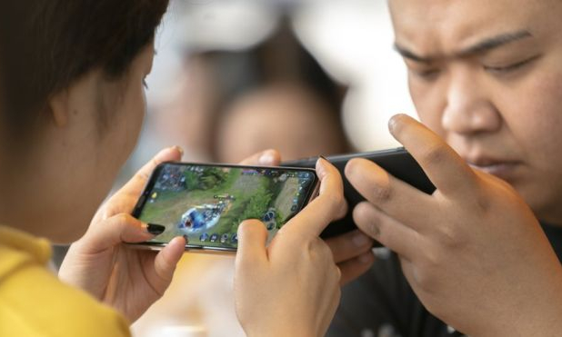 Trung Quốc áp dụng &#8216;lệnh giới nghiêm&#8217; đối với việc trẻ em chơi game