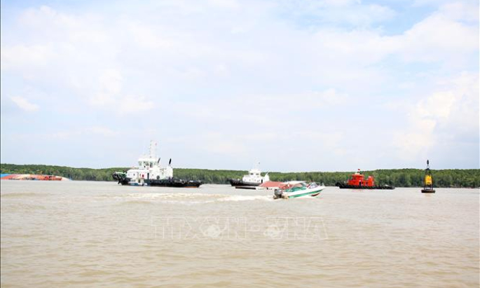 Vụ chìm tàu trên sông Lòng Tàu: Dự kiến 25/11 sẽ thông một chiều luồng Sài Gòn &#8211; Vũng Tàu