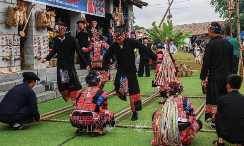 Tháng 11, tôn vinh tinh hoa văn hóa các dân tộc Việt Nam