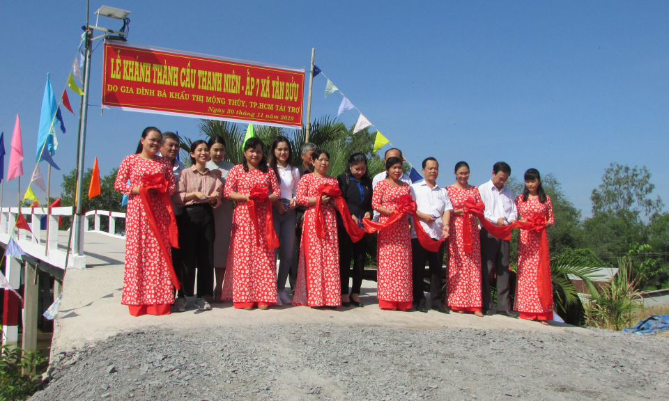 Bến Lức: Khánh thành cầu giao thông nông thôn