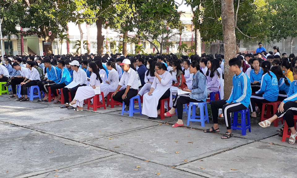Tân Hưng: Phát động tháng hành động phòng chống HIV/AIDS