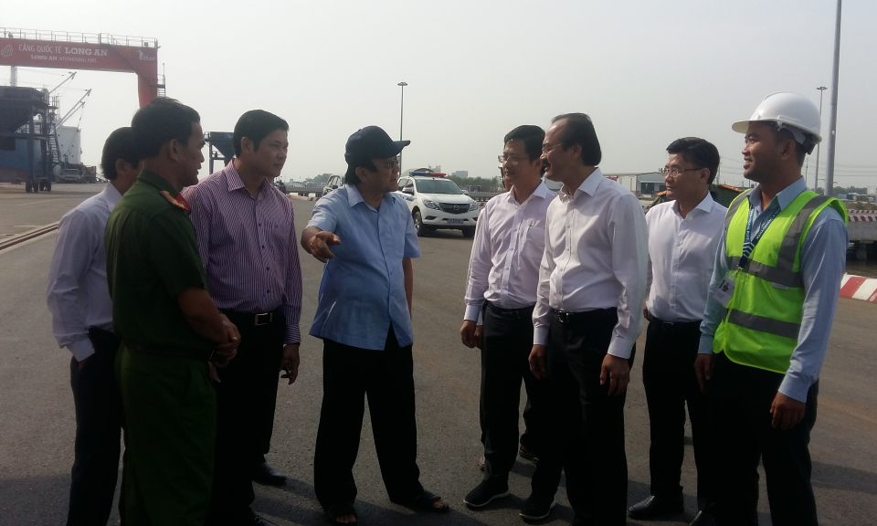 Nguyên chủ tịch nước Trương Tấn Sang thăm và làm việc tại Cần Giuộc