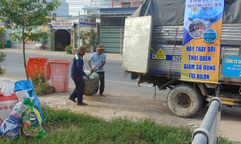 Cần Giuộc, Châu Thành: Ra quân phát động bảo vệ môi trường, chống rác thải nhựa năm 2019
