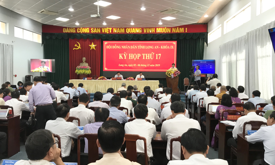 Kỳ họp thứ 17 HĐND Tỉnh Long An khoá 9: Chất vấn về xử lý rác thải, bảo vệ môi trường.